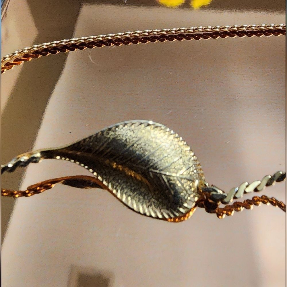🐢 Golden Leaf necklace. Vintage glam! - Picture 2 of 7